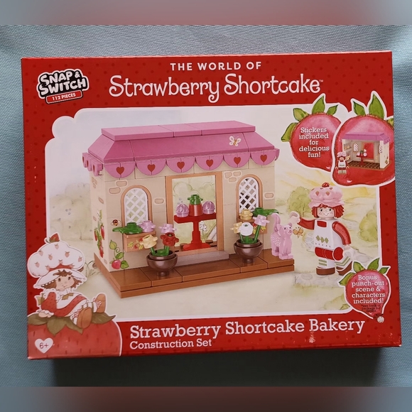 Strawberry Shortcake Bakery Building Blocks Set - Picture 1 of 5